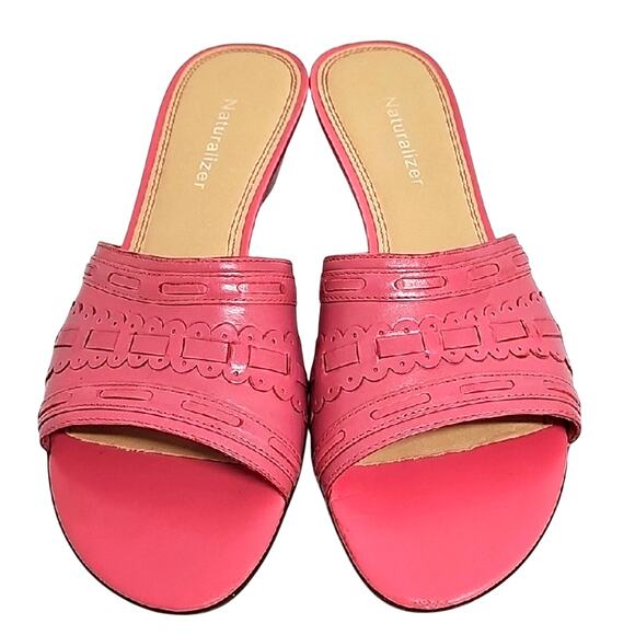 Naturalizer Elegant Hot Pink Fuchsia Wedge Heel Slip On Leather Sandals Size 7 - Picture 2 of 10